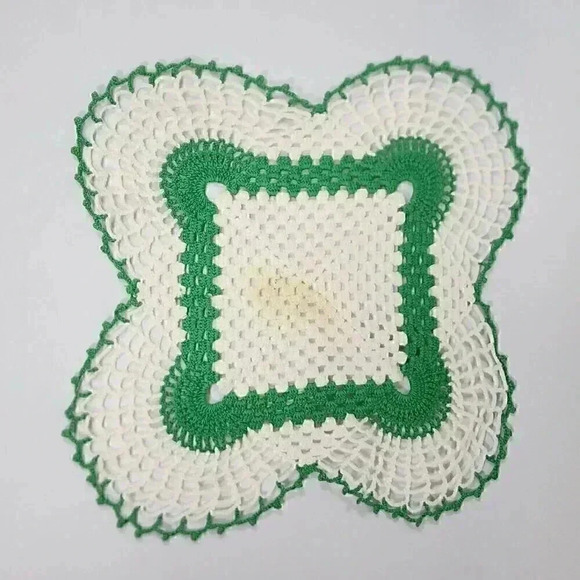 Vtg Set 4 Doilies Hand Crocheted Knitted Linen Apple Green Scalloped Kitsch - Picture 10 of 12